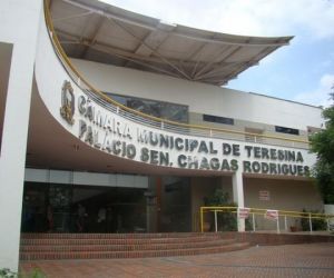 Câmara de Teresina aprova pedido para anular licitação do transporte público