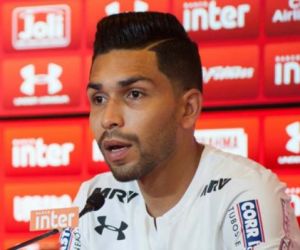 Petros é regularizado pela CBF e pode estrear contra o Flamengo