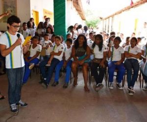 Escola Municipal Antônio Nivaldo realiza Sarau de Poesia