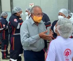 Dr Pessoa recebe pacientes com Covid-19 de Manaus no Aeroporto de Teresina