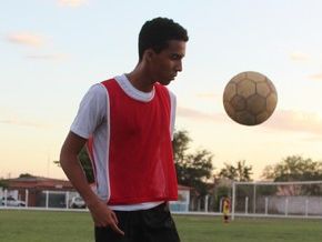Lucas Israel arrisca sorte na base do Internacional