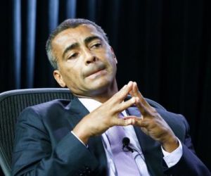 Romário se imagina em polêmica do PSG e diz: "O Neymar seria o Cavani"