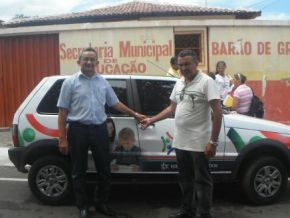Secretaria de Educação de Barão de Grajaú recebe veículo novo