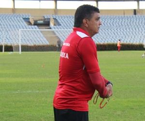 Flávio espanta fantasma com mudança de rival na estreia: "Não vamos relaxar"