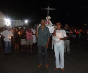 Procissão e missa encerram festejos de Santa Cruz em Floriano