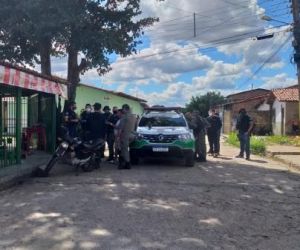Dois homens são mortos a tiros dentro de bar na Zona Norte de Teresina