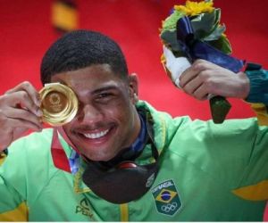 Boxeador Hebert Conceição derrota ucraniano e é campeão olímpico em Tóquio