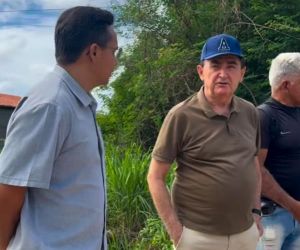 Prefeito Antônio Reis realiza visita ao bairro Cajueiro II acompanhado do vereador James Rodrigues
