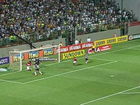 Em mais um jogo tumultuado, Galo e Fla empatam em 1 a 1