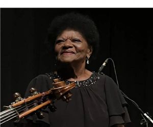 Aos 87 anos, Alaíde Costa vive nova aurora da vida de artista no show "O que meus calos dizem sobre