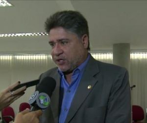Deputado declara que deixará PMDB se candidatura própria for aceita