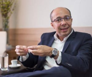 "O docente é o protagonista no conflito atual da sociedade", diz professor Alex Mendes