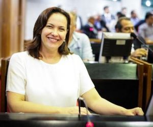 Juliana Moraes Souza participa de reunião do PMDB