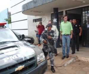 Ex-prefeito é preso dentro de Fórum após interrogatório