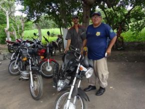 Motos apreendidas pela PRF são encaminhadas para pátio do DETRAN