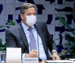 Com Pazuello pressionado, Lira fala em diálogo político para enfrentar pandemia