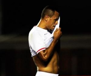 Dirigente são-paulino diz que Luis Fabiano será multado por expulsão