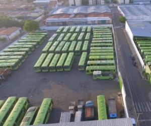Motoristas e cobradores de ônibus fazem paralisação em Teresina