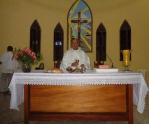 Missa marca aniversário de Paróquia e Ordenação Sacerdotal do Padre Aristides