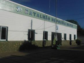 Jovem é alvejado com tiros por desafeto em Floriano