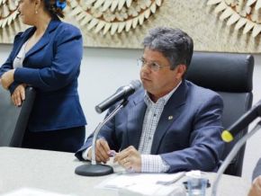Comissão de Constituição e Justiça aprovou PEC e mudança no ensino médio