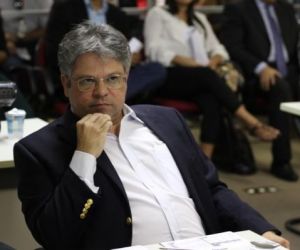 Gustavo Neiva critica governador por apropriação de descontos em salários