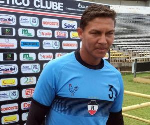 Reserva há 4 anos, goleiro Robson ganha chance no Rivengo