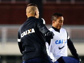 Corinthians muda para a final: sai Douglas e entra Jorge Henrique