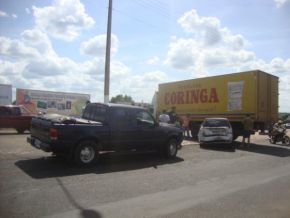 Acidente ocorrido na Av Dirceu Arcoverde