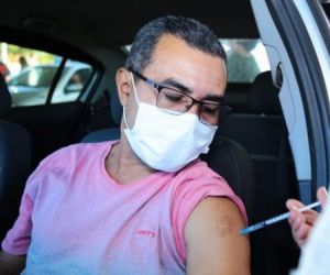 Motoristas e entregadores por aplicativo reivindicam vacina contra Covid-19 em Teresina