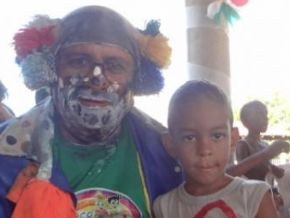 Palhaço Carrapeta alegrou a criançada na tarde do último sábado