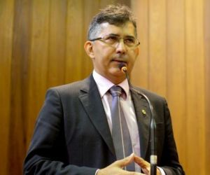 Aluísio Martins repercute premiação de escolas em Campo Maior