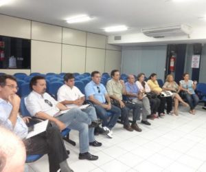 Reunião debate Projeto de Revitalização do Espaço Comercial de Floriano