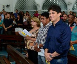 Enéas Maia comemora aniversário com amigos em Missa