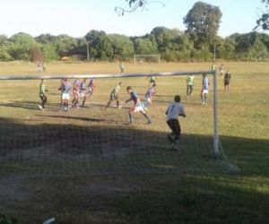 Em amistoso exigente e com cinco gols, Enxuga Rato vence Nazária por 3 a 2