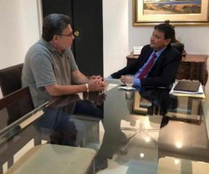 Em reunião com emedebista, governador faz desafio a deputados aliados