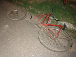 Acidente envolvendo moto e bicicleta na Av. Santos Dumont