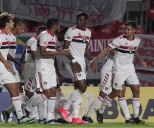São Paulo aproveita fragilidade do São Caetano e goleia por 5 a 1