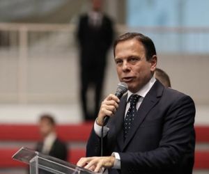 Embate Lula-Bolsonaro obriga Doria e Huck a rever táticas visando 2022