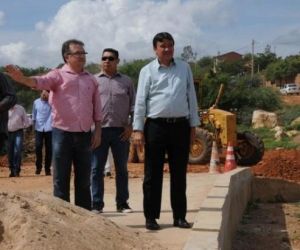 Wellington visita obras e autoriza implantação da Adutora Serra Branca em São Raimundo Nonato