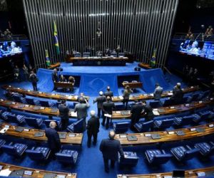 Proposta que cria fundo partidário é aprovada no Senado e vai à sanção