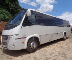 Banda "Os Meninos de Barão" adquire micro-ônibus para seus shows
