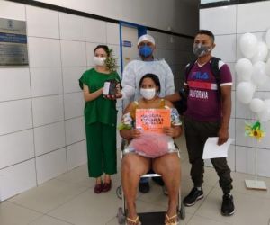 Hospital em Teresina entrega mudas de árvores para pacientes recuperados da Covid-19