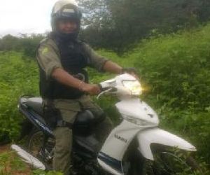 Após denúncia pelo 190, policiais encontram moto furtada em Floriano