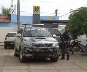 Polícia de Floriano é acionada para reforçar buscas por assaltantes de agência bancária em Arraial