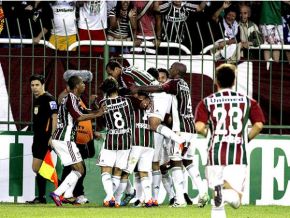 De contrato renovado, Marquinho é herói, e Flu vence o Palmeiras