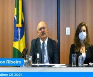 Ministro da Educação diz que falha de TI gerou ausência de 1,4 milhão de matrículas para cálculo