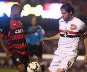 Hernanes leva mais torcida ao Morumbi do que Kaká em reestreia pelo São Paulo