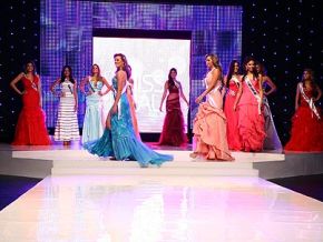Desfile de Gala testou desenvoltura e charme das candidatas no Miss Piauí