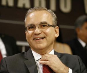 Firmino Filho descarta deixar a prefeitura para disputa de 2018